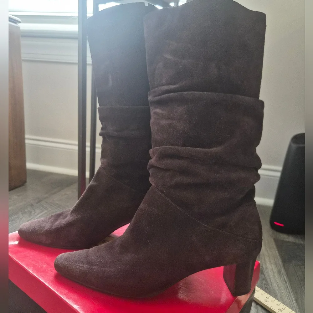 Elegant Brown Suede Women's Boots - Picture 4 of 5